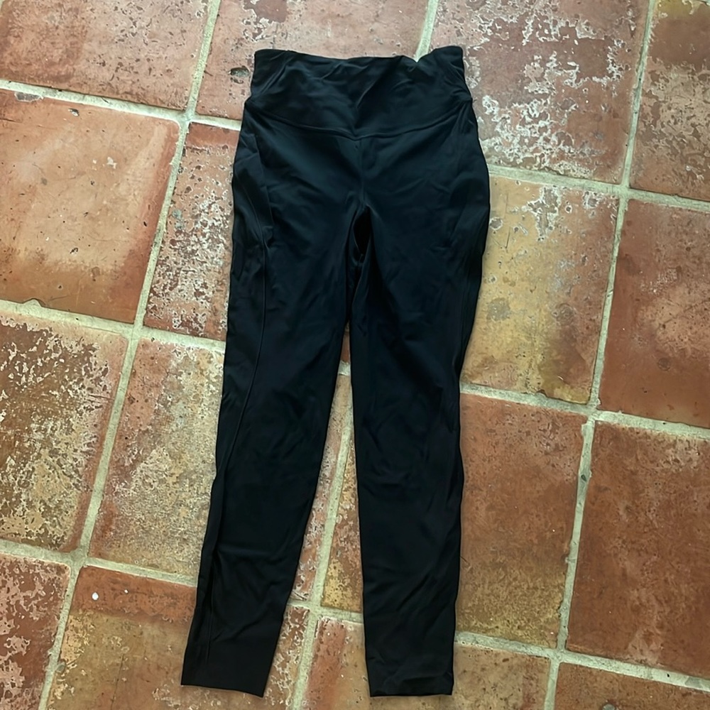 Lululemon leggings size 6